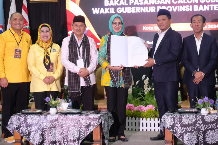 Doni Serang Airin dan Ade Daftar ke KPU Banten 1