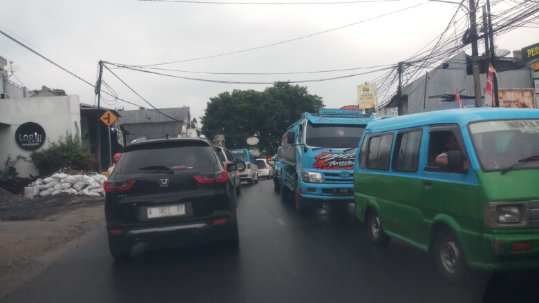 Doni Serang Jalan Kolonel Tb Suwandi Ciracas Kota Serang Macet Parah Saat Hujan 1