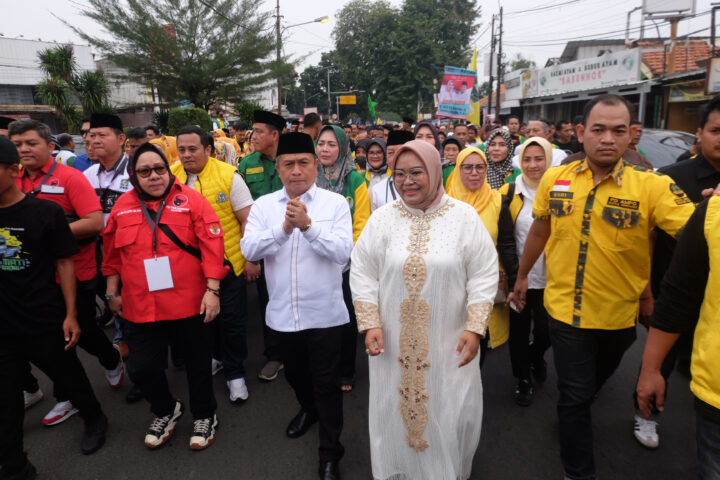 Doni Serang Ratu Ria dan Subadri Berjalan Kaki Saat Daftar ke KPU KOta Serang 1