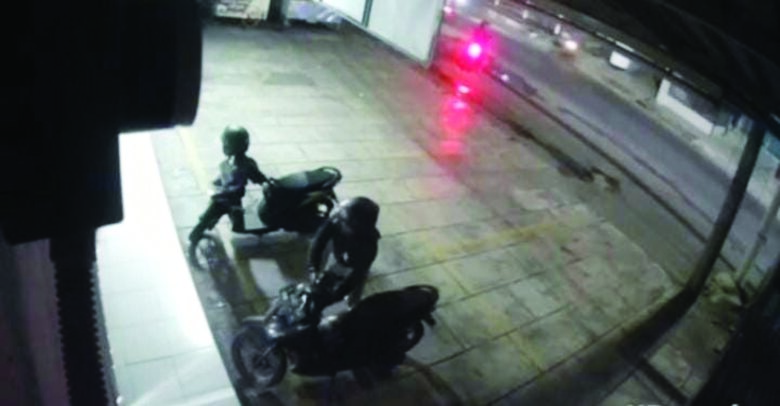 Motor Milik Karyawan Minimarket Raib Dicuri dan Terekam CCTV