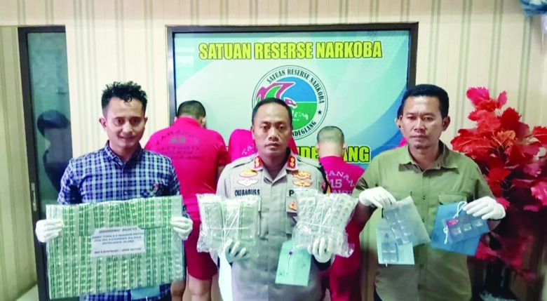 Dua Pelaku Pengedar Obat Tramadol Dibekuk Polisi