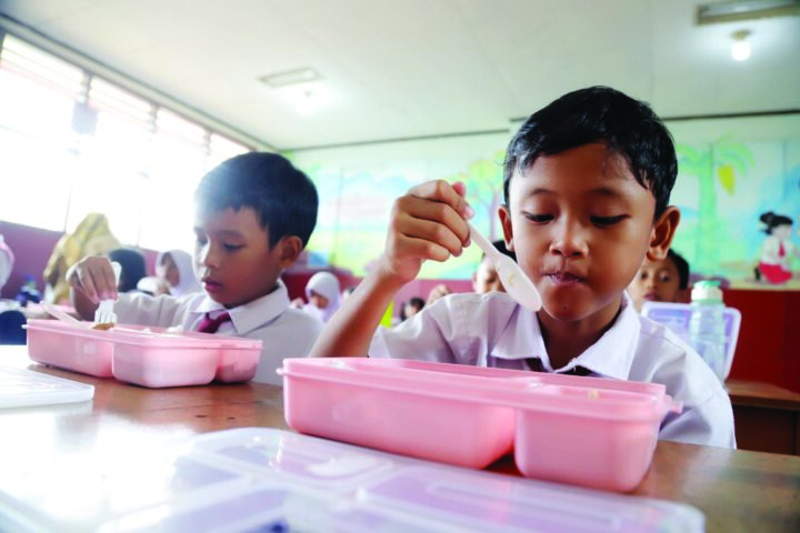 448 Siswa SDN Parung Serab Jadi Sasaran Makan Siang Gratis