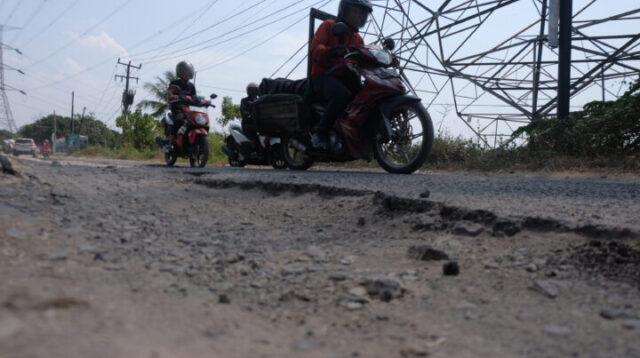 Doni Serang Akses Jalan Cagar Budaya Masjid Agung Kesultanan Kenari Kota Serang Rusak Parah 1