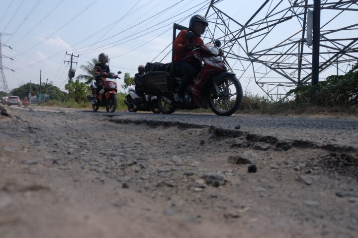 Doni Serang Akses Jalan Cagar Budaya Masjid Agung Kesultanan Kenari Kota Serang Rusak Parah 1