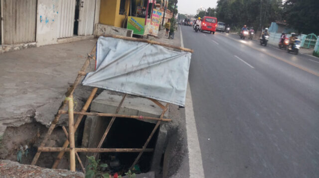 Doni Serang Drainase Berlubang Bahayakan Pengguna Jalan Raya Serang Cilegon 1