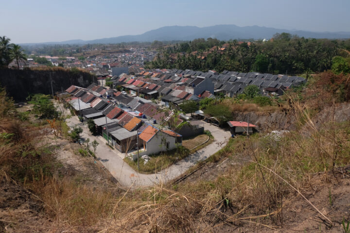 Doni Serang Pemukiman di Kota Cilegon Padat 1