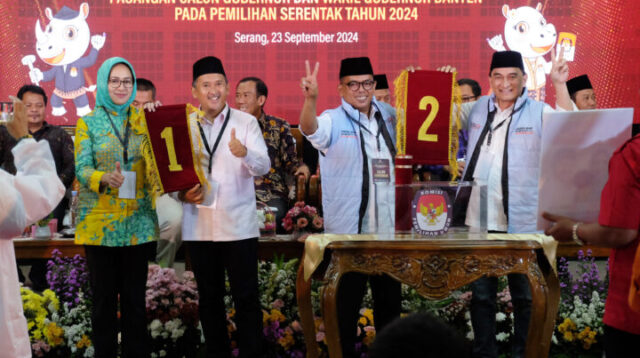 Doni Serang Suasana Pengundian No Urut di KPU Banten 1