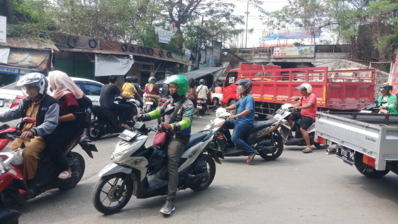 Doni Serang Terowongan Trondol Masih Macet 1