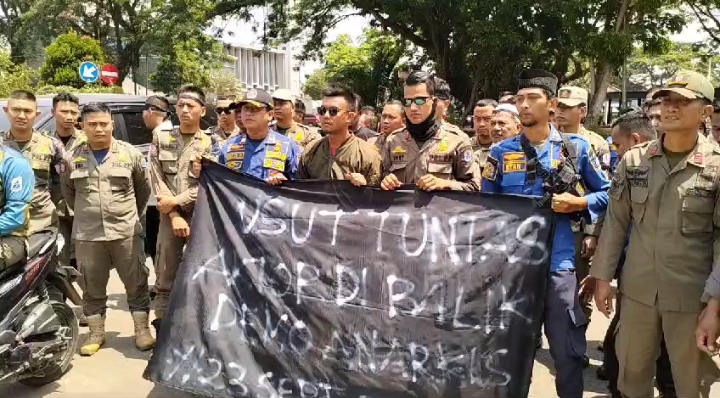 Pol PP dan Damkar Gelar Aksi Solidaritas