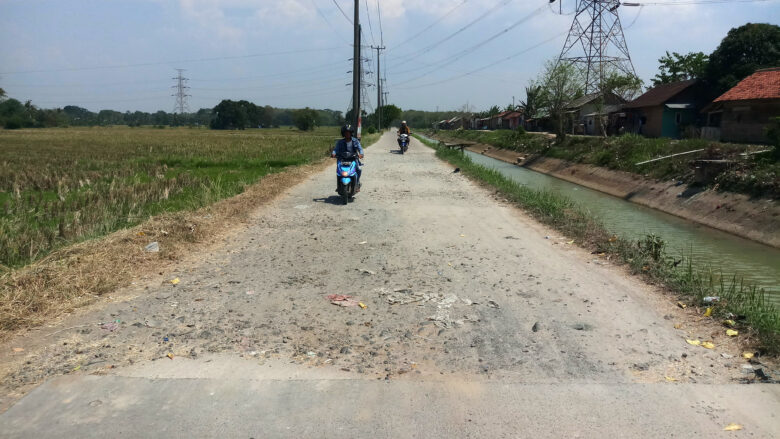 Doni Serang Jalan Beton Perbatasan Kota dan Kabupaten Serang Belum Juga Diperbaiki 3