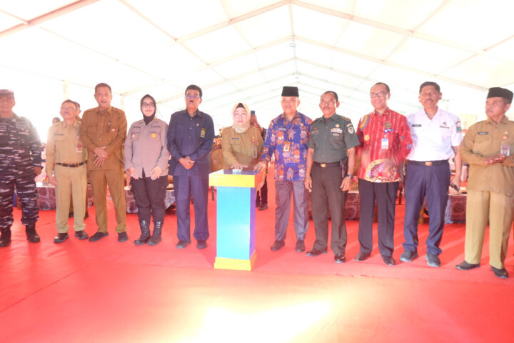 Doni Serang Plh Sekda Banten Meluncurkan Aplikasi Siloker 1