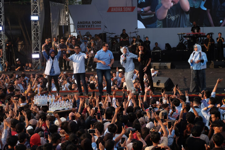 Doni Serang Dewa 19 Nyanyi Bareng Andra Sony Dimyati 11