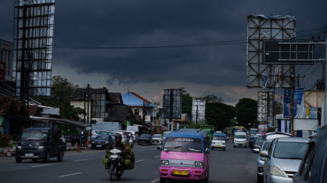 Doni Serang Cuaca Mendung Sore Hari di Kota Serang 1