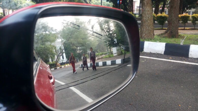 Doni Serang Lintasi Pendopo Gubernur Banten Demi Potong Jalan ke Sekolah 1