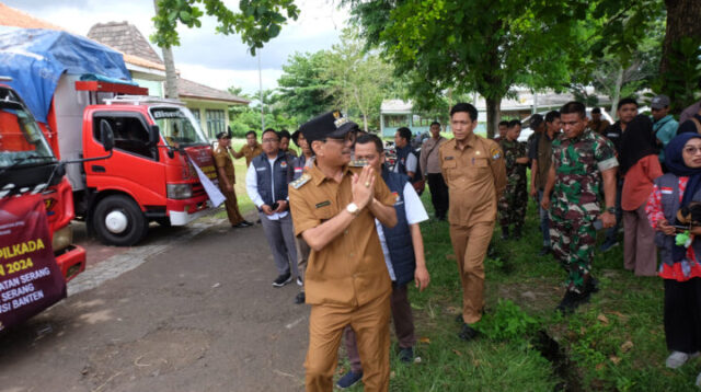 Doni Serang Pj Walikota Serang Nanang Saefudin Tinjau Logistik Kecamatan Serang 1