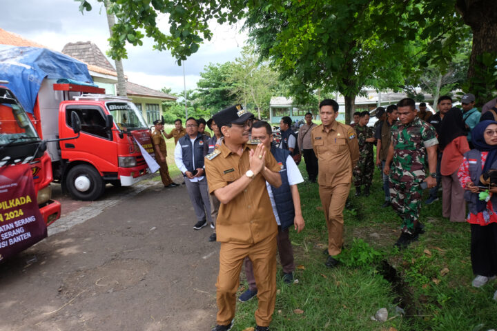 Doni Serang Pj Walikota Serang Nanang Saefudin Tinjau Logistik Kecamatan Serang 1