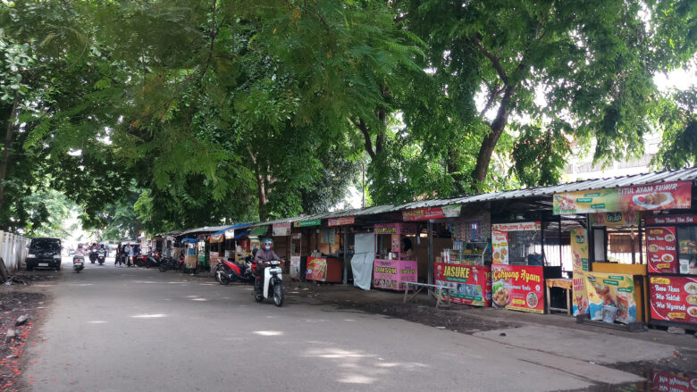 Doni Serang DLH Kota Serang Tahun Depan Relokasi PKL Sisi Rel Stadion Maulana Yusuf 1