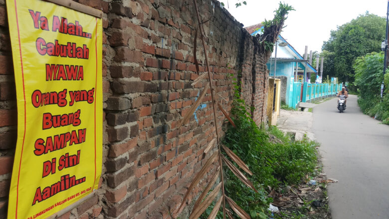 Doni Serang Warga Pasang Spanduk Buang Sampah Sembarang Diminta Cabut Nyawanya 1