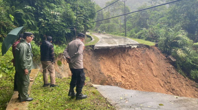 3 Warga Lebak Tewas, 30 KK Diungsikan