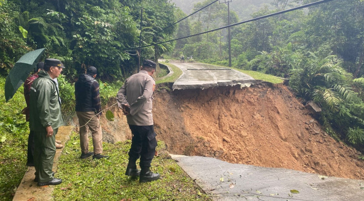 3 Warga Lebak Tewas, 30 KK Diungsikan