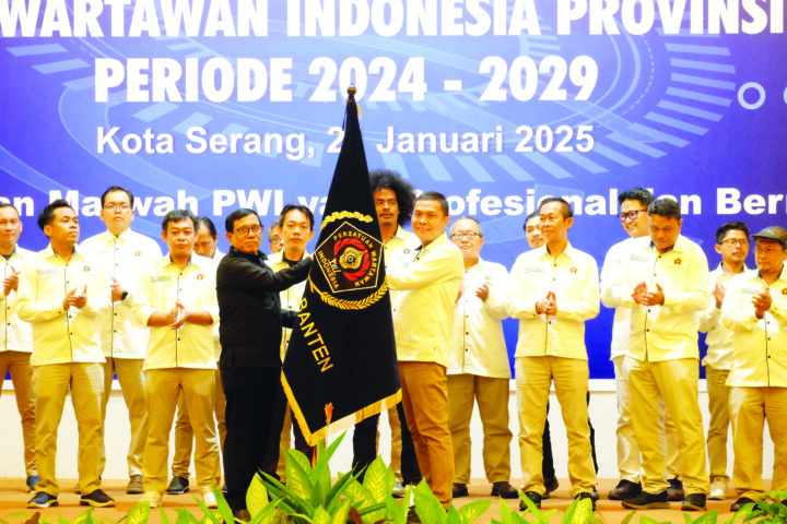 Jurnalis Tak Boleh Hanya Bisa Menulis