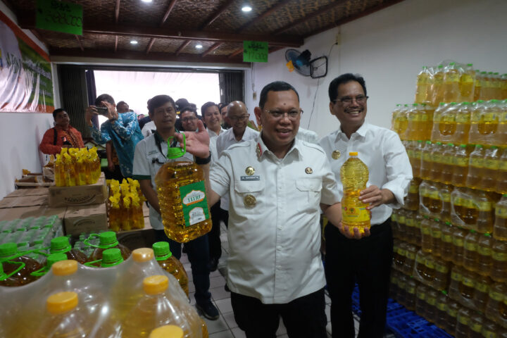 Doni Serang Pedagang Pasar Lama Tidak Setuju Warung Inflasi Menjual Sembako Dibawah Harga Pasaran 1