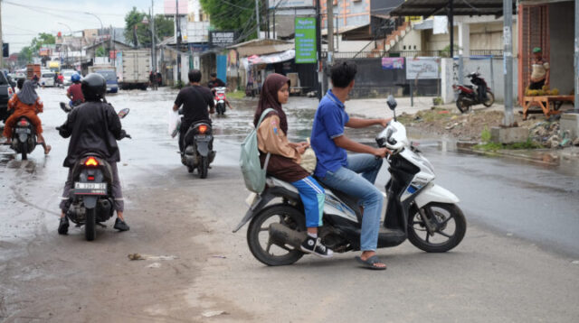 Doni Serang Putar Balik Karena Jalan Ayip Usman Kota Serang Terendam Banjir 1