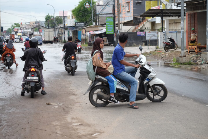 Doni Serang Putar Balik Karena Jalan Ayip Usman Kota Serang Terendam Banjir 1