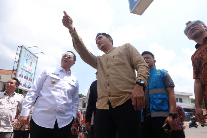 Doni Serang Budi Rustandi Sidak Kabel Semeraut 1