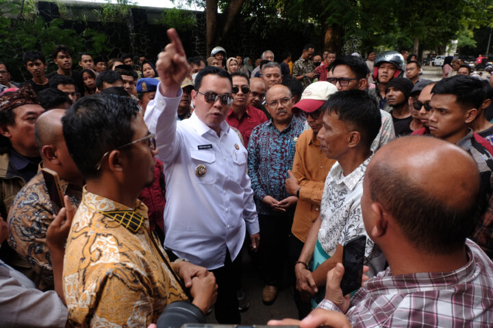 Doni Serang Budi Rustandi Sidak Pintu Parkiran di Stadion Maulana Yusuf 1