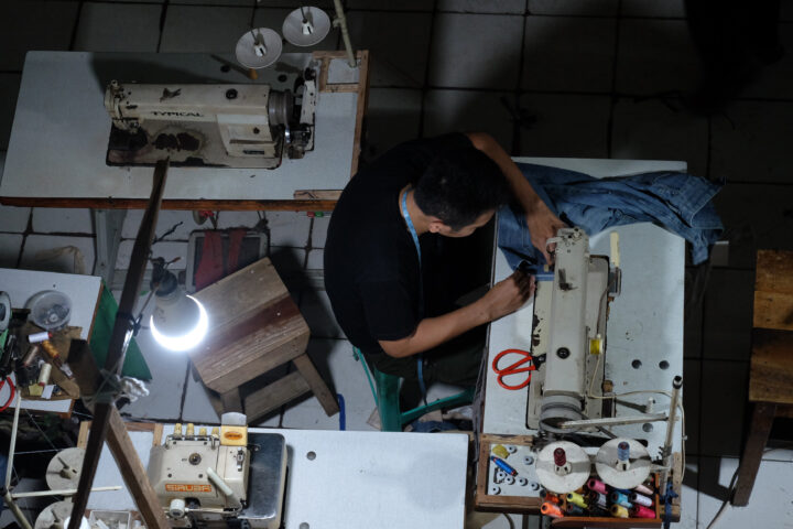 Doni Serang Omzet Tukang Jahir Naik 1