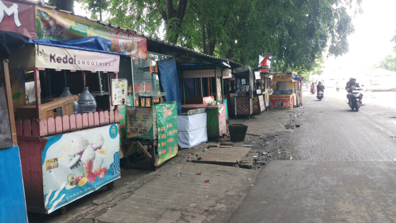 Doni Serang PKL Stadion Maulana Yusuf Masih Terkesan Kucing Kucingan Dengan Petugas 1