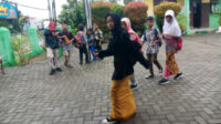Doni Serang Bocah Sekolah Dasar Kenakan Kebaya Dalam Rangka Hari Kartini 1