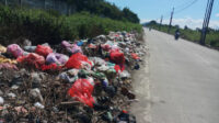 Doni Serang Sampah Kembali Numpuk di Jalan Frontage 1