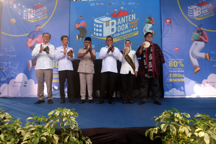 Andra Soni Buka Banten Book Fair 2025 Doni Serang Andra Soni Buka Banten Book Fair 2025 1