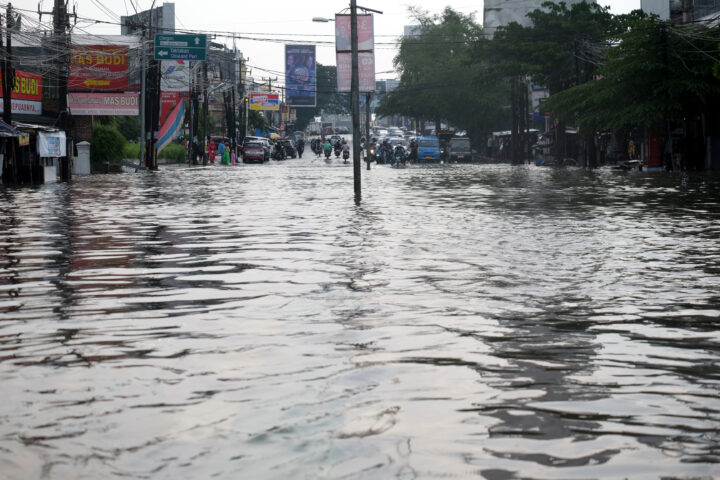 Doni Serang Jalan Raya Serang Cilegon Kota Serang Lumpuh Akibat Banjir 1