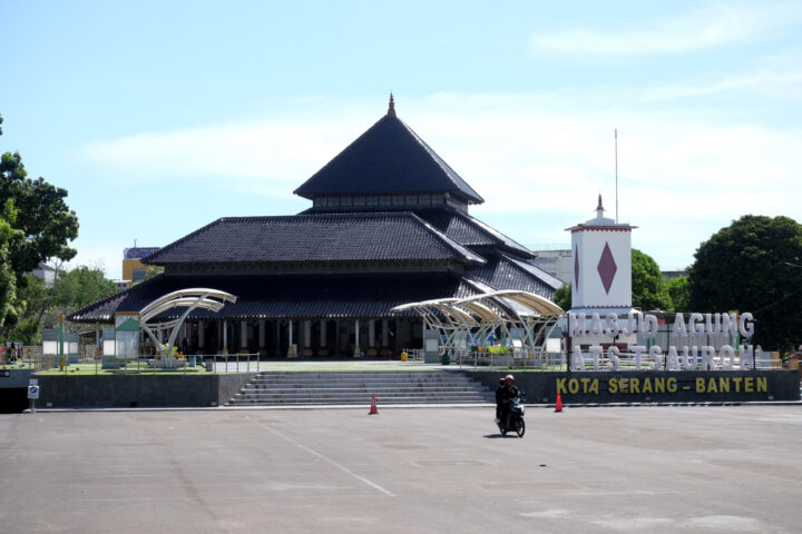 Doni Serang Kisruh Pemilihan Ketua DKM Yayasan Masjid Ats Tsauroh Pertimbangkan Lepas Status Milik Pemerintah Kota Serang 1