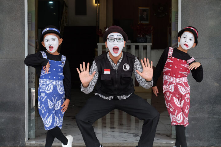 Doni Serang Pantomin di Kota Serang 1