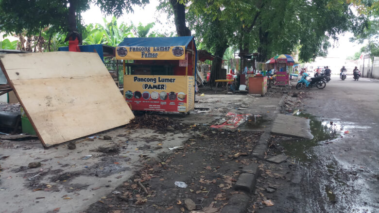 Doni Serang Rabu Pemkot Serang Tertbkan PKL Diluar Stadion Maulana Yusuf 1