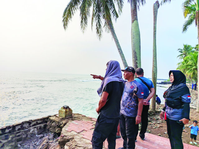 Diduga Terpeleset, Bocah Sembilan Tahun Hanyut Terbawa Ombak