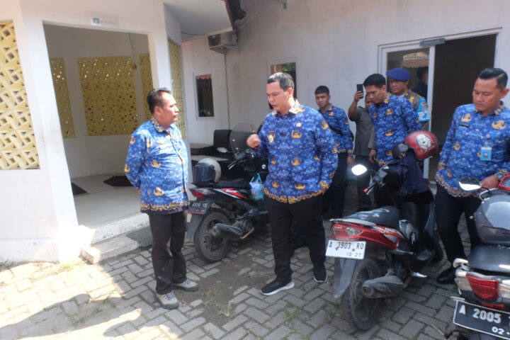 Doni Serang Budi Rustandi Ancam Pecat Pol PP Jika Kedapatan Pungli 1