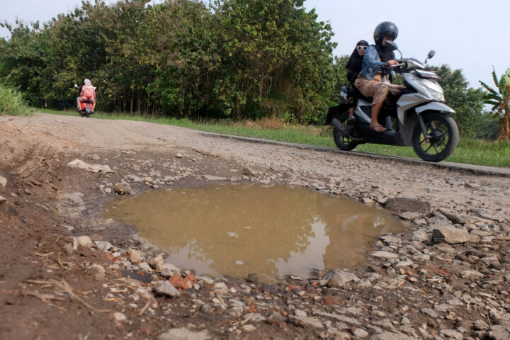 Doni Serang Jalan Irigasi di Kecamatan Kasemen Kota Serang Masih Rusak 1
