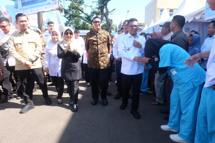 Doni Serang Mantan Gubernur Banten Wahidin Halim Ikut Resmian RSUD Labuan Menjadi RSUD HM Irsyad Djuweli 1