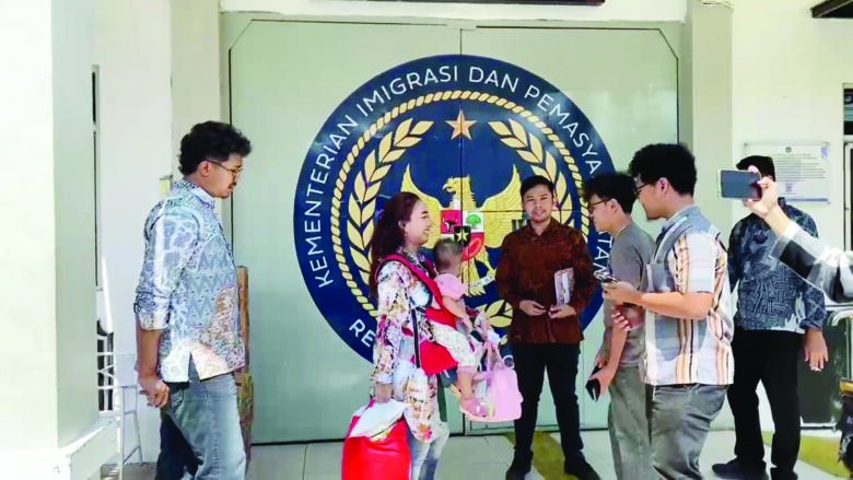 Bayi dan Ibunya Akhirnya Bebas