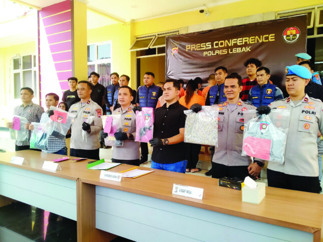 Ibu dan Anak Tersangka Pembuangan Bayi