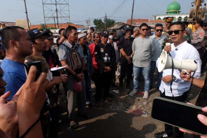 Doni Serang Masyarakat Rau Timur Unjukrasa Dukung Penertiban PKL Luar Pasar Rau 1