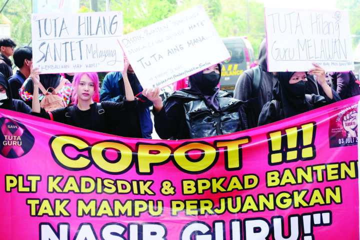 Guru Tuntut Pembayaran Tunjangan Tambahan Guru Tuntut Pembayaran Tunjangan Tambahan