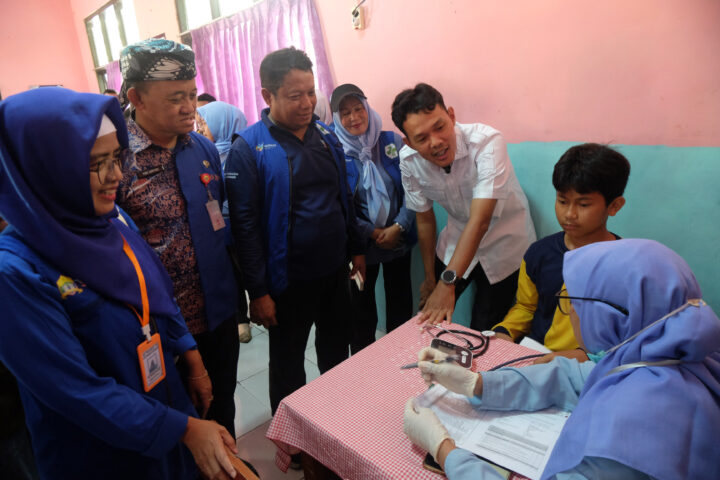 Doni Serang Wakil Walikota Serang Agis Cek Kesehatan Gratis di SMPN 10 1