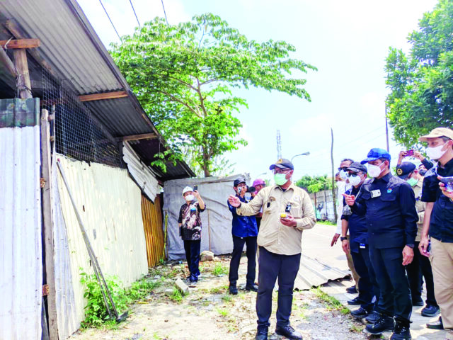 Radioaktif Cs-137 Dibersihkan Pakai Tangan