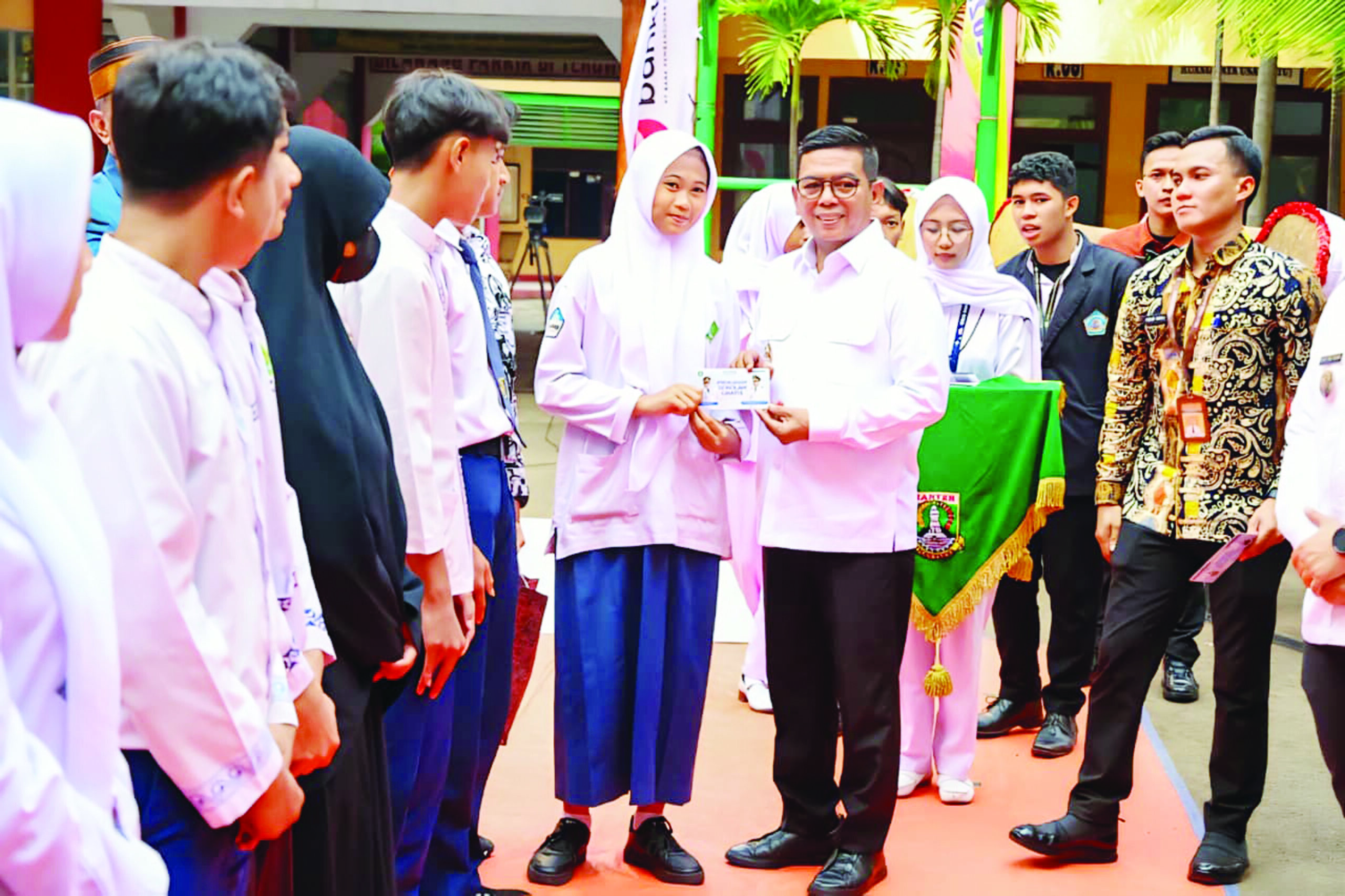 Pencairan Dana Sekolah Gratis Terkendala Administrasi